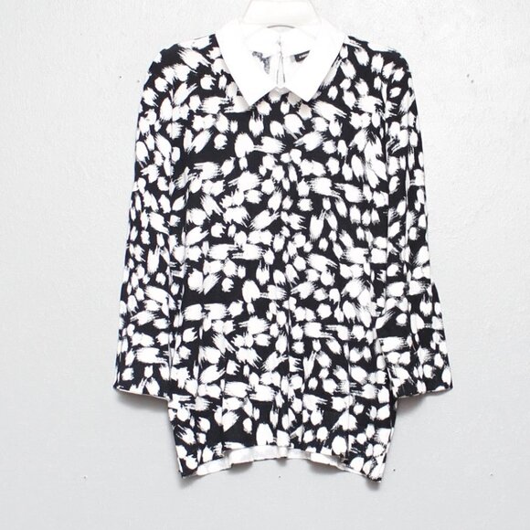 Cable and gauge black and white pattern collared sweater - Picture 1 of 3